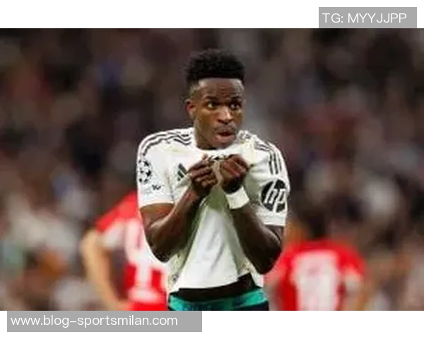 皇马客战本菲卡大名单公布维尼修斯姆巴佩领衔锋线贝林坐镇中场 皇马客战本菲卡大名单公布维尼修斯姆巴佩领衔锋线贝林坐镇中场